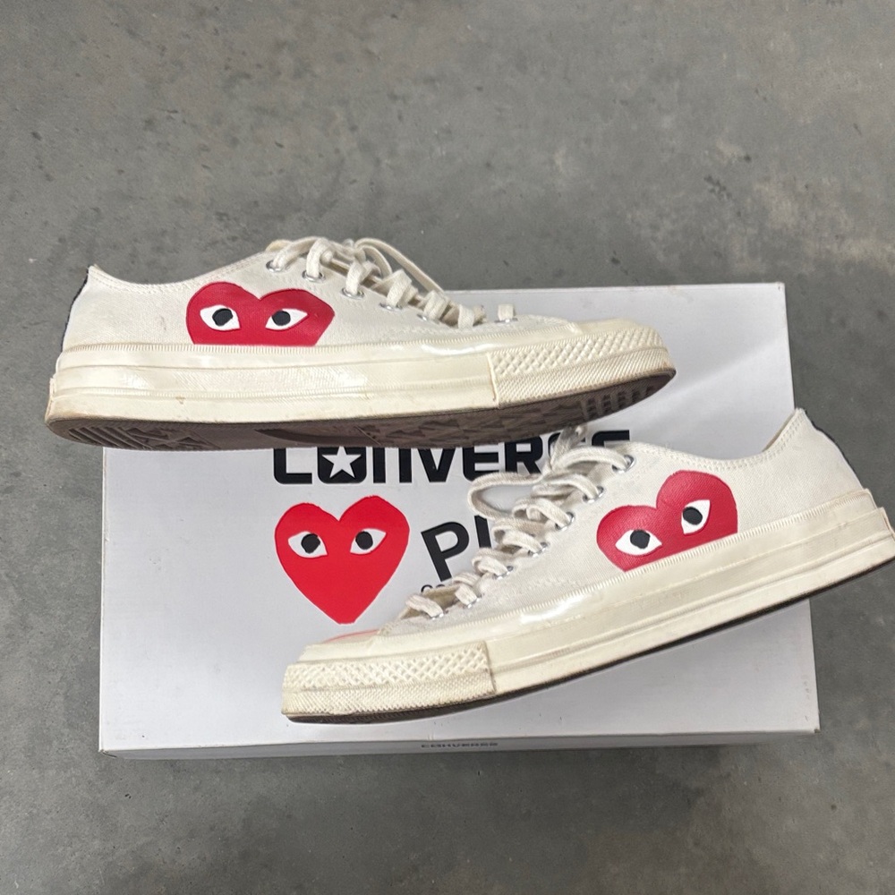 Converse Chuck Taylor comme des garçons play shoes 9 men 11 women